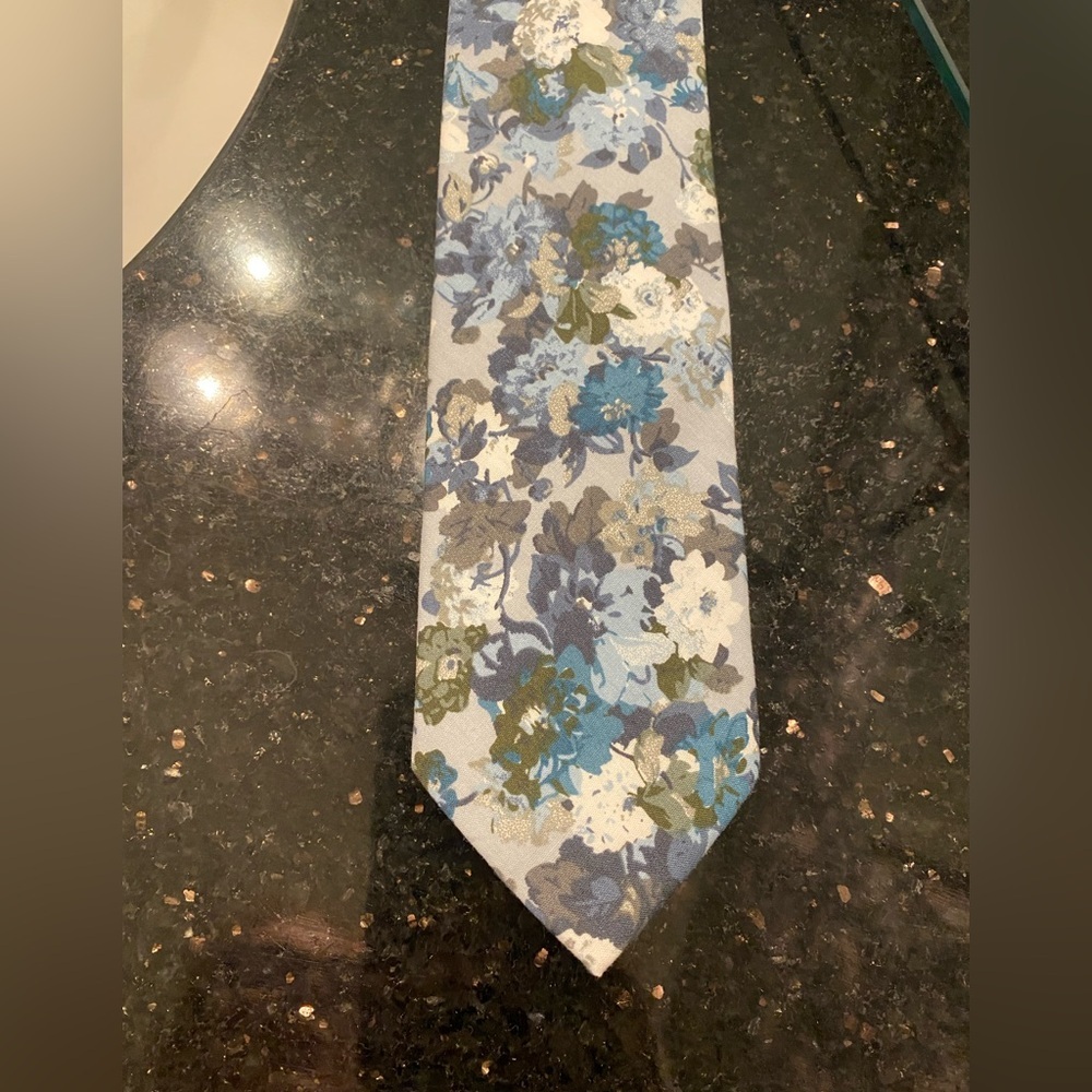 Floral Blue and Green Tie - Picture 4 of 6